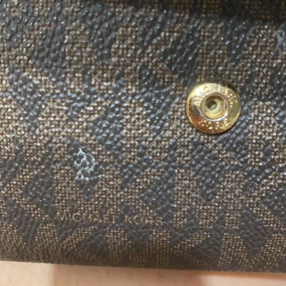 MICHAEL KORS⦂ CROSSBODY & WALLET - Picture 8 of 9